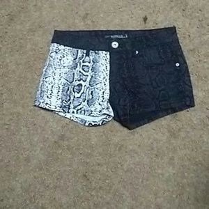 Shorts size 3